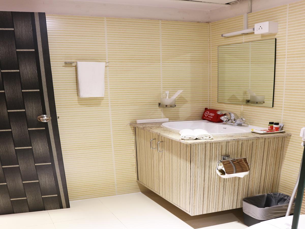 Oyo 662 Hotel Comfotel Kolkata Bagian luar foto